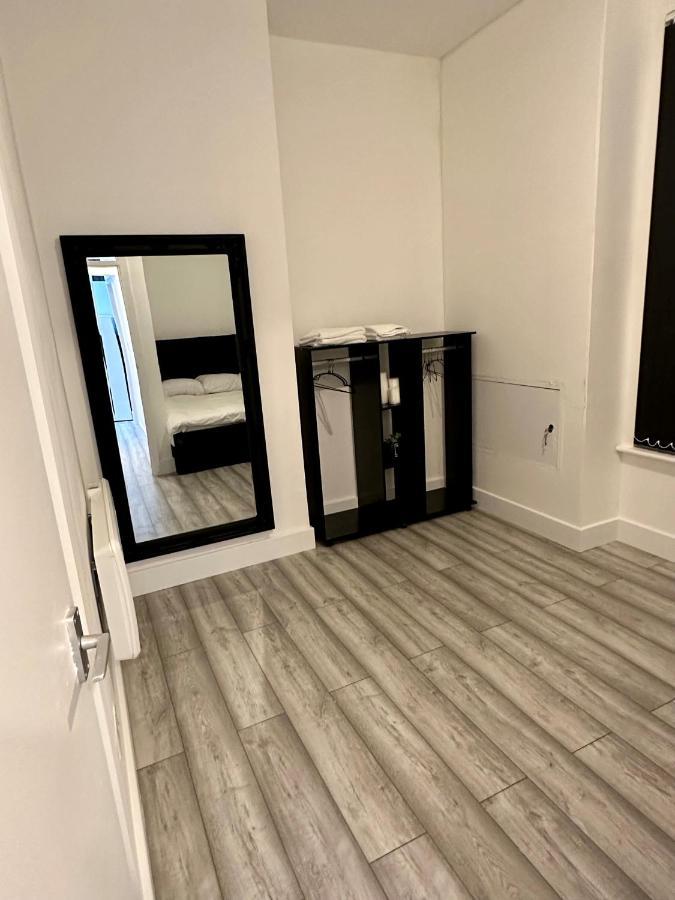Luton Town Centre Apartment Bagian luar foto