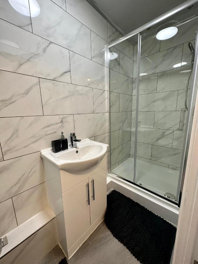 Luton Town Centre Apartment Bagian luar foto