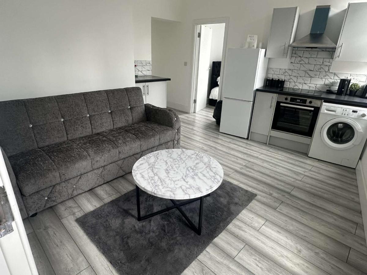 Luton Town Centre Apartment Bagian luar foto